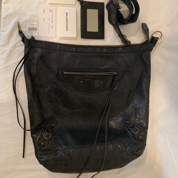 BALENCIAGA agneau city crossbody w removable strap - Picture 3 of 11